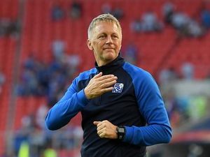 Video: Timnas Islandia Ditinggal Pelatihnya Video: Timnas Islandia Ditinggal Pelatihnya