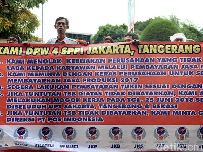 Pekerja Pos Indonesia Demo Tuntut Pemenuhan Hak Pekerja