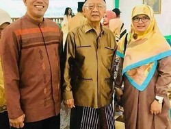 Sekum PKS Jabar Foto Dengan Gus Solah, Ini Reaksi Tebuireng