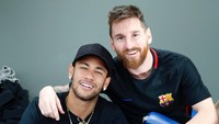 Melalui akun instagram, Neymar mengucapkan selamat pada Lionel Messi. (Instagram @neymarjr)