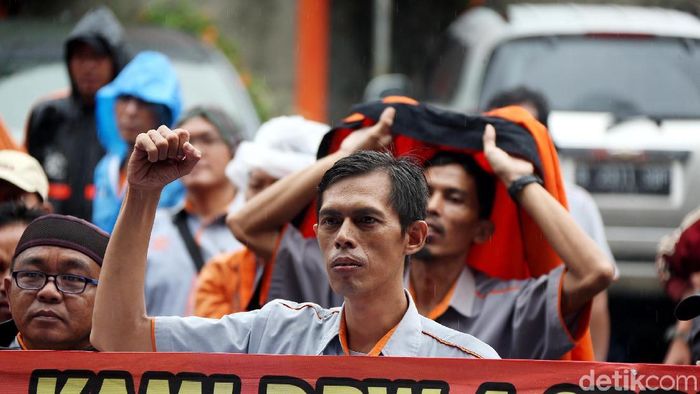 Ilustrasi demo karyawan PT Pos. Foto: Rengga Sancaya Ilustrasi demo karyawan PT Pos. Foto: Rengga Sancaya
