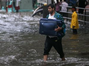 Melihat Ganasnya Banjir yang Merendam Rumah di Kolombia