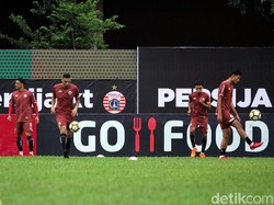 Tim Macan Kemayoran tampak serius berlatih.
