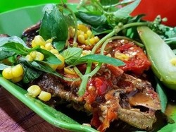 Pedas Nendang Sedapnya Sambal Setan di 5 Warung Makan Ini