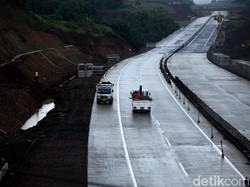 Jokowi Bangun Tol Bocimi hingga Bandara Kertajati, Begini Dampaknya