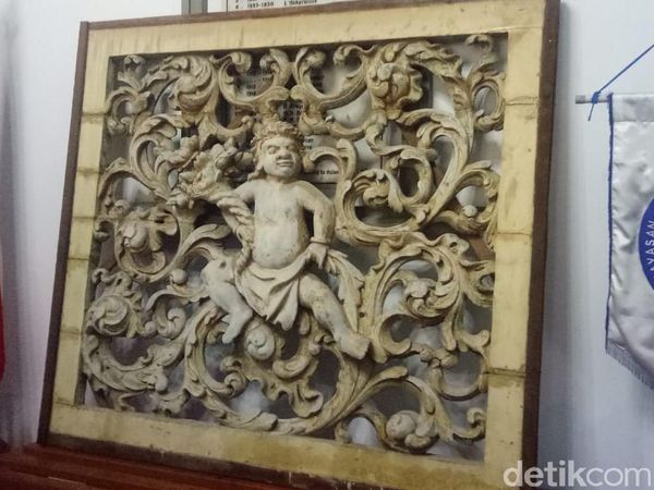 Ukiran Kusen Berumur Ratusan Tahun yang Dicuri dari Rumah Cimanggis