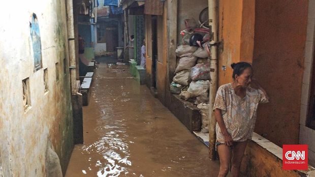 Sempat Tergenang, Banjir di Kampung Melayu Mulai Surut