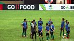 Persija dan Persebaya Jajal Lapangan PTIK