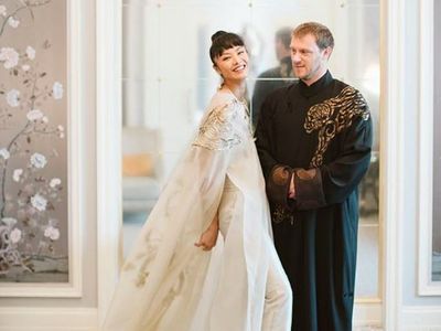 Menikah di Italia, Kelly Tandiono Memukau dengan Gaun Berhias Bordir