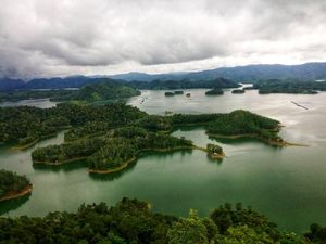 7 Rekomendasi Tempat Wisata Saat Lebaran, Ada yang Mirip Raja Ampat