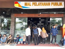 Pemilih Wajib e-KTP, Antrean Perekaman dan Pencetakan Mengular