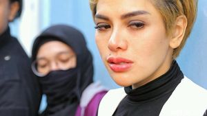 Tatapan Nikita Mirzani saat Ditanya Soal Keluarga Dipo Latief