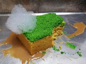 Eits! Spons Cuci Piring dan Puntung Rokok Ini Bisa Dimakan Lho