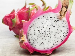 Rutinlah Makan Buah Naga Untuk Kulit Kencang dan Mulus