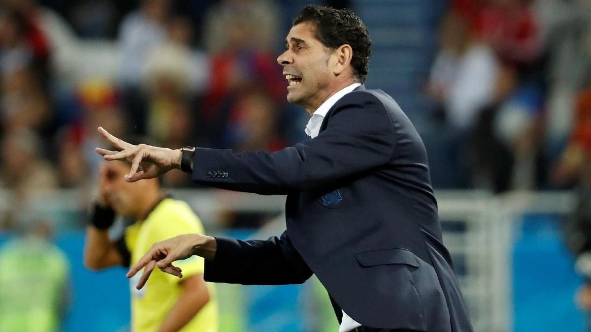 Pelatih Spanyol Fernando Hierro menyebut timnya beruntung bisa finis sebagai juara Grup B (Foto: Gonzalo Fuentes/Reuters)