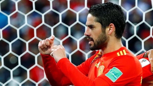 Isco menyamakan kedudukan menjadi 1-1.