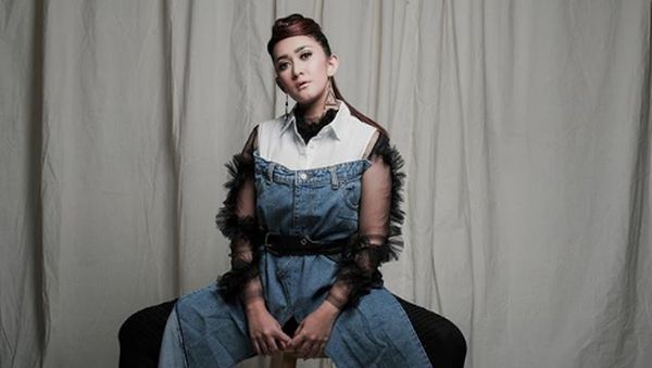 Masih Sendiri, Nafa Urbach Nunggu Iqbaal Ramadhan?