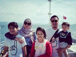 Sibuk di Ramadhan, Fenita-Arie Untung Tetap Bagi Waktu untuk Anak