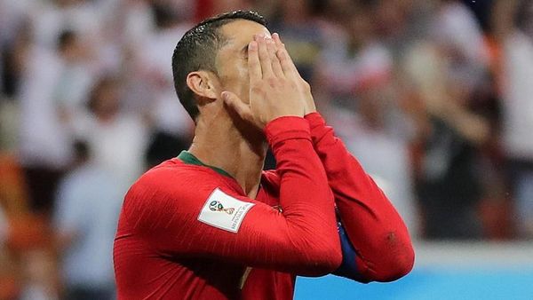 Cristiano Ronaldo Diolok-olok Usai Gagal Penalti, Messi Dibawa-bawa