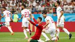 Momen Ronaldo Gagal Penalti dan Dikartu akibat Sikut Lawan