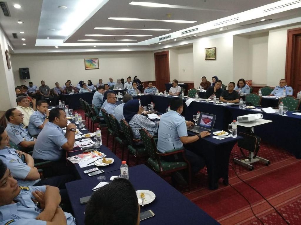 Viral Staf Kanwil Kumham Rapat Panitia Pernikahan Berbaju Dinas Viral Staf Kanwil Kumham Rapat Panitia Pernikahan Berbaju Dinas