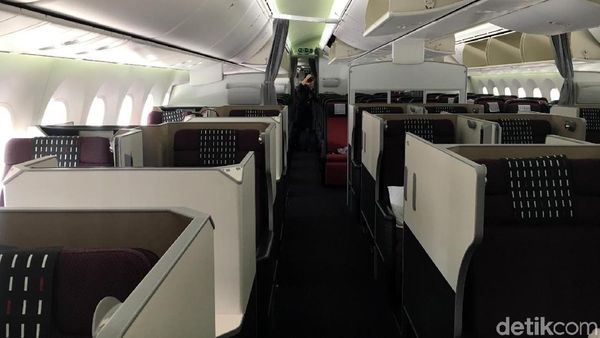 Foto: Kelas Bisnis Japan Airlines yang Mewah & Nyaman