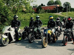 Motor Retro Yamaha Dimodifikasi Jadi 6 Gaya Keren