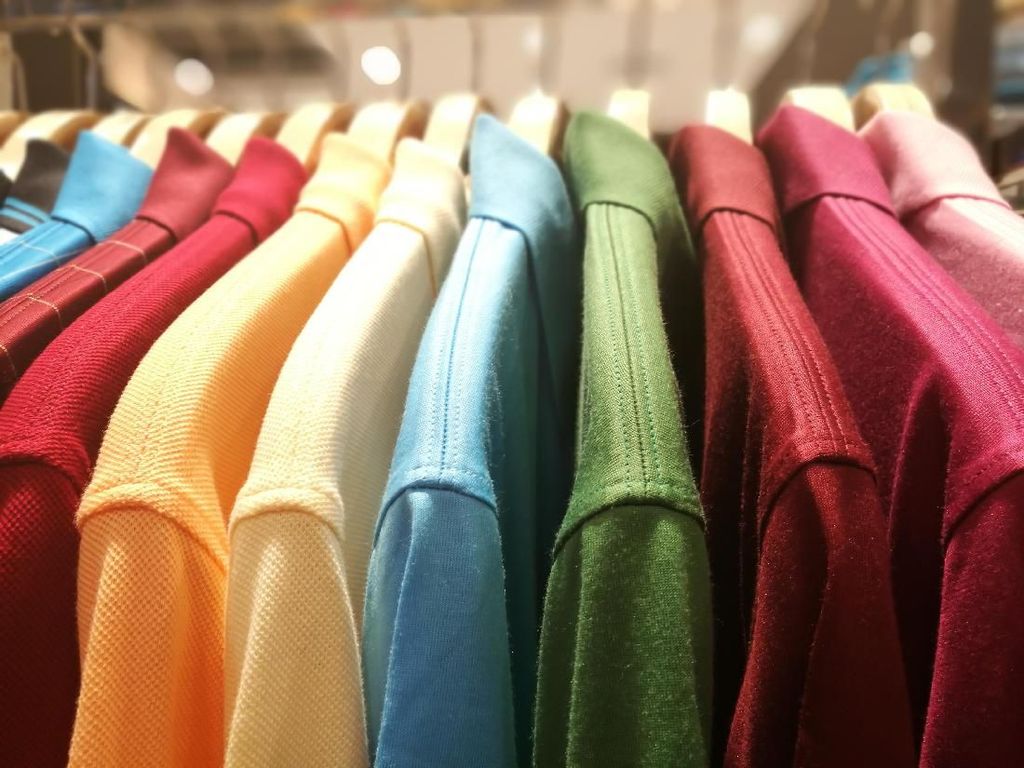 Warna Baju Bisa Menunjukkan Kepribadian Seseorang, Apa Warna Favoritmu? (2) Warna Baju Bisa Menunjukkan Kepribadian Seseorang, Apa Warna Favoritmu? (2)