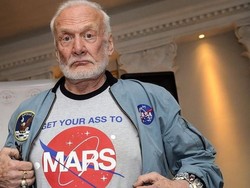 Saran dari Astronaut Buzz Aldrin untuk Karantina Virus Corona