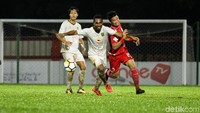 Di babak kedua, Persija langsung menekan Persebaya.