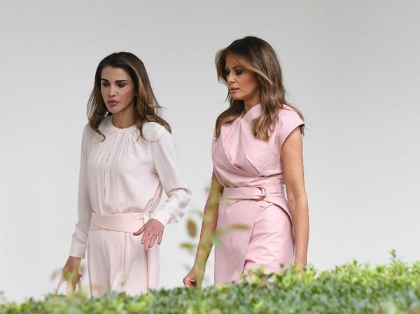 Adu Gaya Melania Trump Vs Ratu Rania Bergaun Pink di Gedung Putih