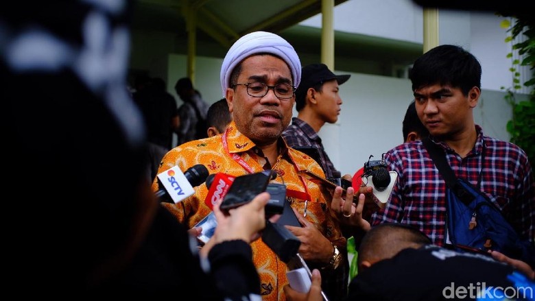 Permadi Bicara Lengeserkan Jokowi, Ngabalin Serahkan ke Polri-TNI
