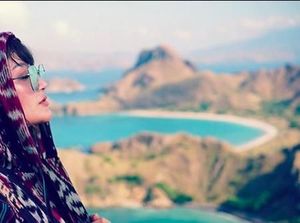 Foto: Saat Siti Badriah Nikmati Labuan Bajo