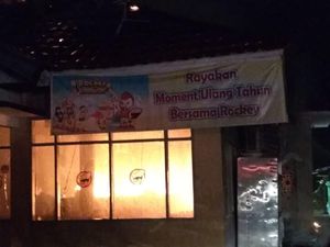 Sakit Hati Tak Diberi Air Minum, Pria di Solok Bakar Restoran Sakit Hati Tak Diberi Air Minum, Pria di Solok Bakar Restoran
