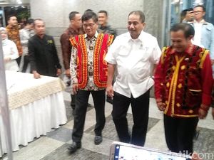 Otot Kaki Robek, Menpar Arief Yahya Tak Bisa Pergi Jauh