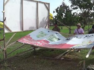 Baliho Pilgub Bali Dibersihkan KPU, Pendukung Sempat Protes