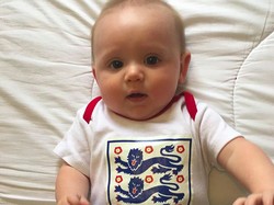 Ekspresi Lucu Balita Dipaksa Ketawa Sambil Nangis