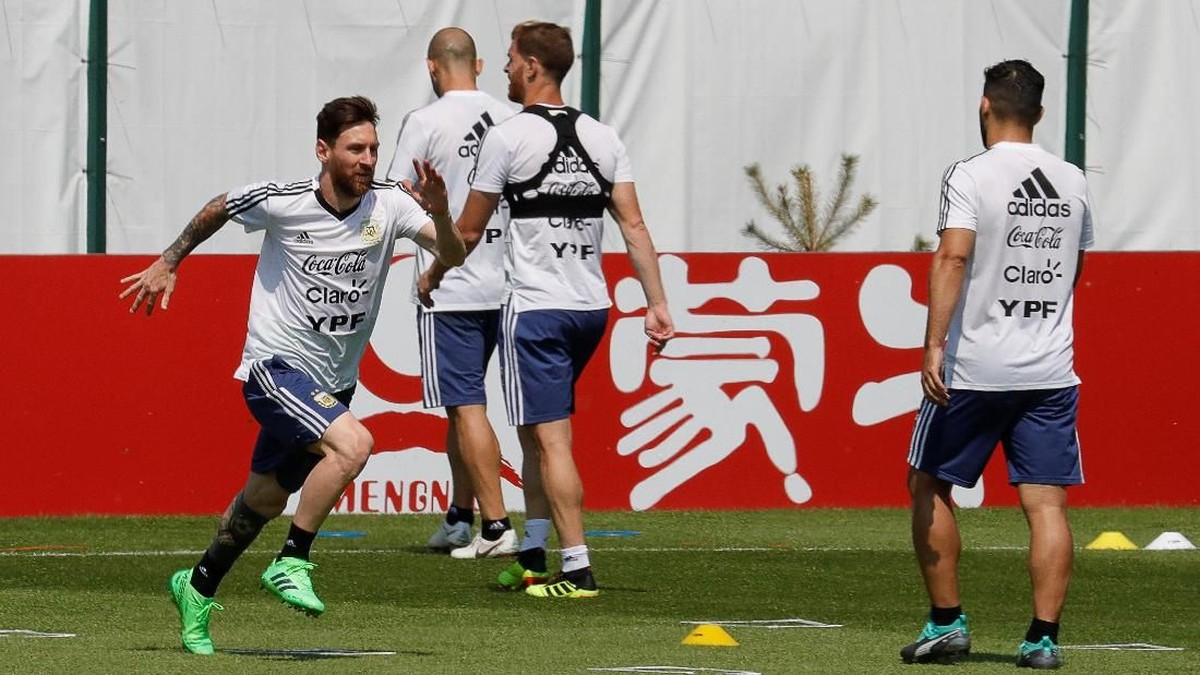 Argentina berlatih keras menjelang pertandingan hidup-mati melawan Nigeria (Foto: Tatyana Makeyeva/Reuters)