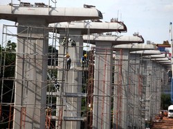 Fakta Seputar LRT Dibangun Pakai Tiang Tinggi-tinggi