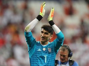 Alireza Beiranvand: Gelandangan Kota Tehran yang Menepis Penalti Ronaldo Alireza Beiranvand: Gelandangan Kota Tehran yang Menepis Penalti Ronaldo
