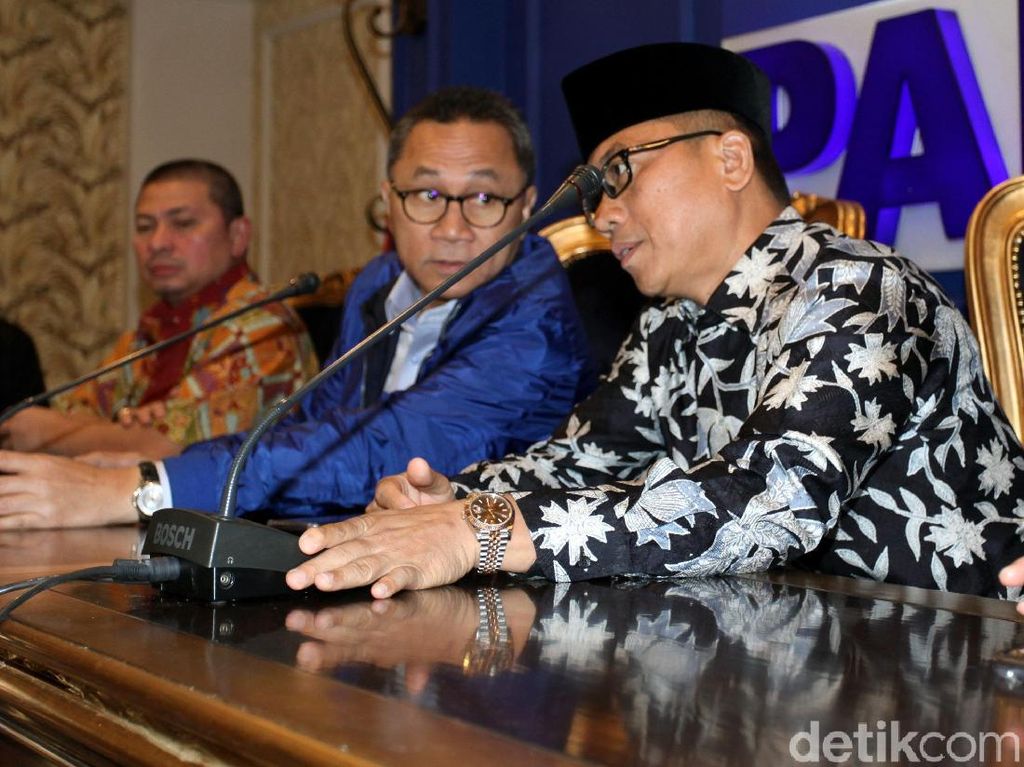 Loyalis Bicara Alasan Zulhas Banyak Didukung Lagi Jadi Ketum: Relasi Bagus Loyalis Bicara Alasan Zulhas Banyak Didukung Lagi Jadi Ketum: Relasi Bagus