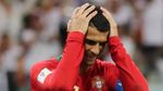 Momen Ronaldo Gagal Penalti dan Dikartu akibat Sikut Lawan