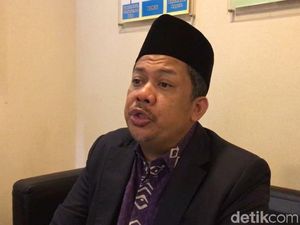Enggan Nyaleg, Fahri Hamzah Ingin Fokus Lawan PKS di Pengadilan Enggan Nyaleg, Fahri Hamzah Ingin Fokus Lawan PKS di Pengadilan