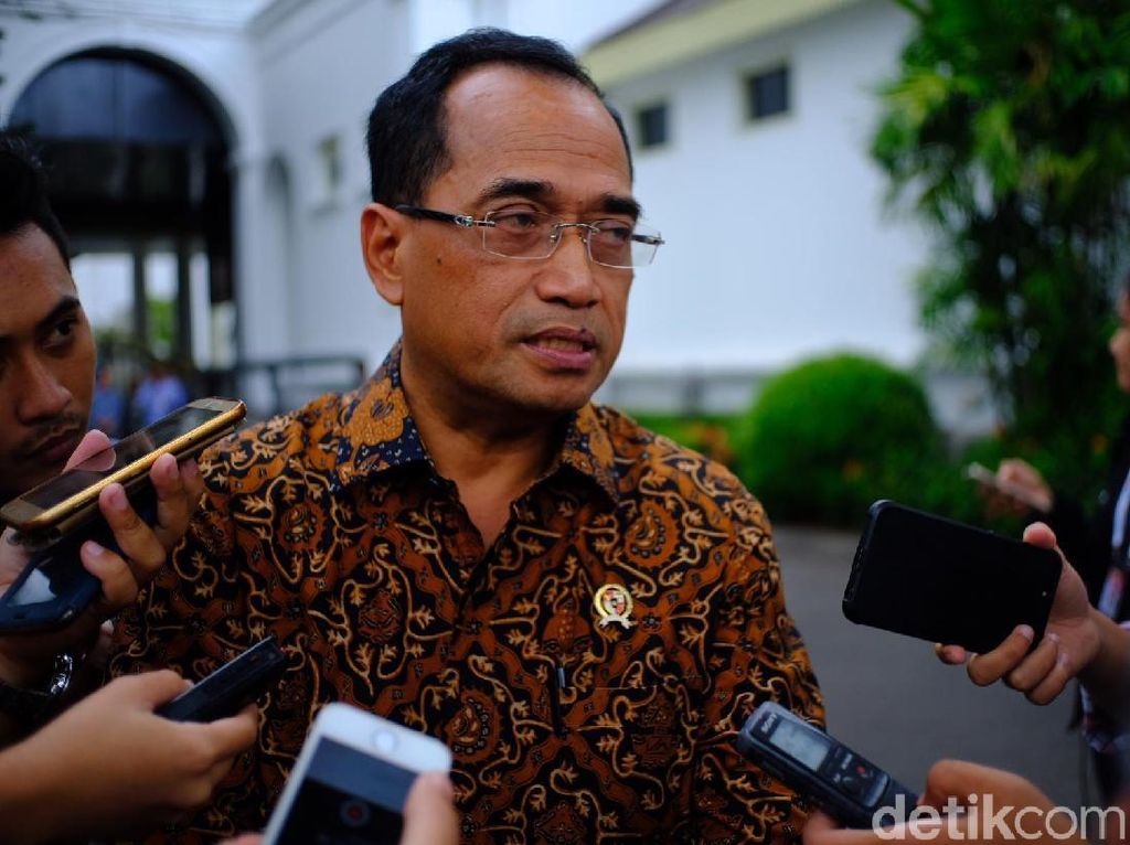 Taksi Online hingga Tol Laut Masih Jadi PR Menhub Taksi Online hingga Tol Laut Masih Jadi PR Menhub