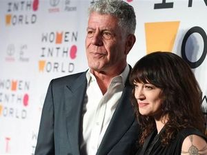 Kekasih Anthony Bourdain Curhat Kesedihannya Ditinggal Sang Pacar Kekasih Anthony Bourdain Curhat Kesedihannya Ditinggal Sang Pacar