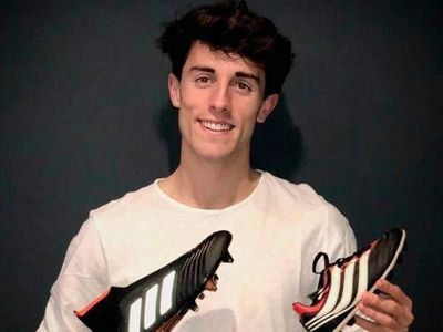 Intip Gaya Nongkrong dan Makanan Favorit Bek Spanyol, Alvaro Odriozola