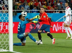 Akan tetapi, Spanyol sukses membatalkan kemenangan Spanyol yang sudah di depan mata. Di injury time, Iago Aspas mencetak gol kedua Spanyol untuk memastikan kelolosan sebagai juara grup. REUTERS/Gonzalo Fuentes.