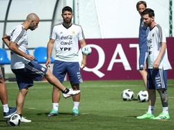 Argentina lolos ke 16 besar Piala Dunia 2018 jika bisa mengalahkan Nigeria dan Islandia gagal meraih kemenangan di pertandingannya. Jika Islandia menang, Argentina tetap bisa lolos asalkan mampu unggul selisih gol. REUTERS/Albert Gea.