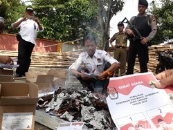 7.550 Surat Suara Sisa dan Rusak di Brebes Dimusnahkan