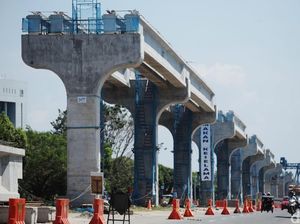 Dikritik Fahri Hamzah, Ini Lho Penampakan Tiang-tiang LRT
